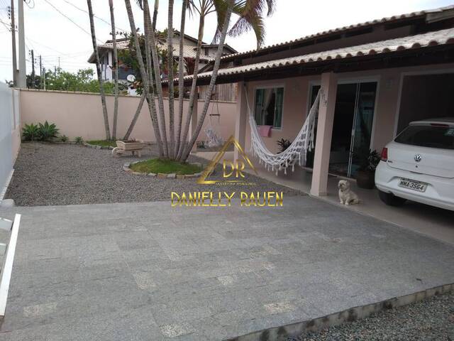 Casa para Venda em Penha - 2
